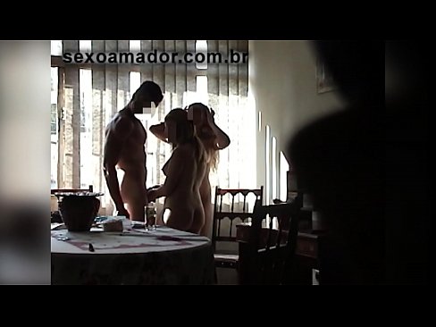 ❤️ Els amics sexuals conviden un home gegant i un trio amb ell Sexe a nosaltres ca.epicpornvideos-com.ru